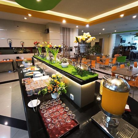 Halogen Hotel Airport Surabaya Sidoarjo Kültér fotó