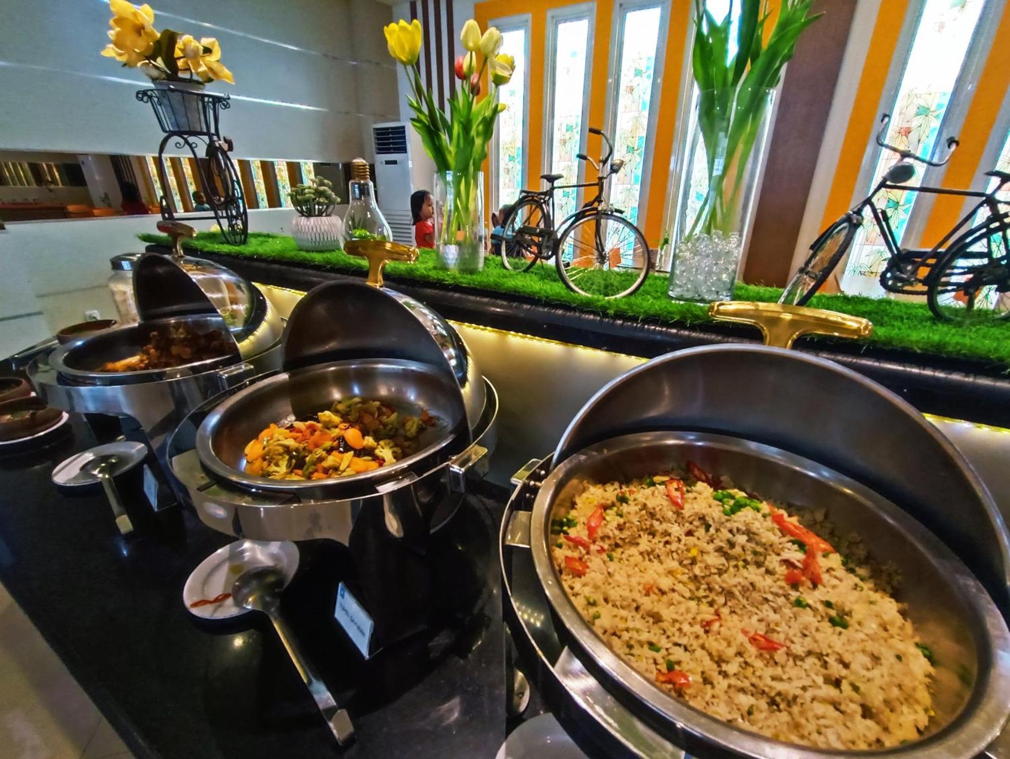 Halogen Hotel Airport Surabaya Sidoarjo Kültér fotó