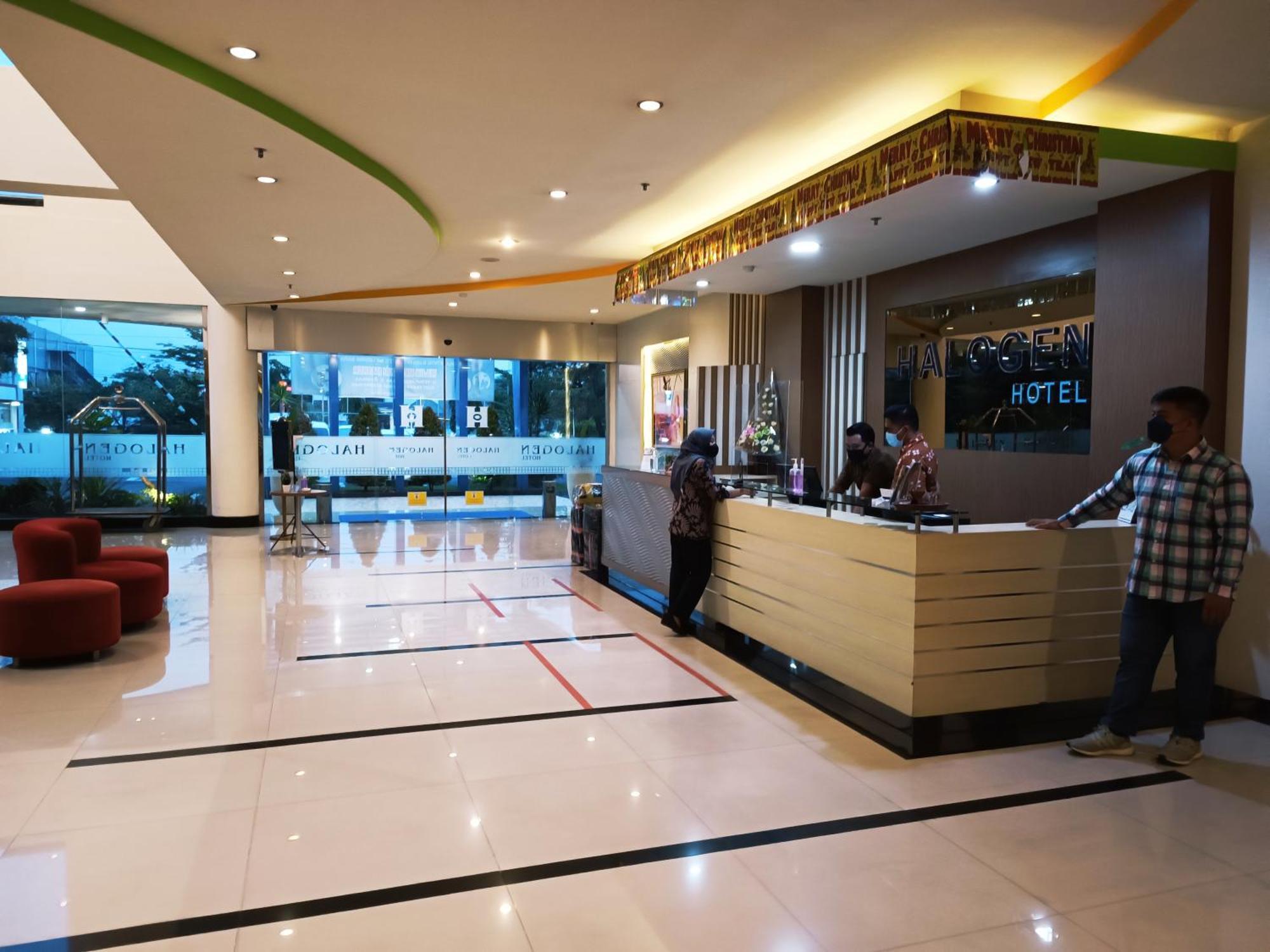 Halogen Hotel Airport Surabaya Sidoarjo Kültér fotó
