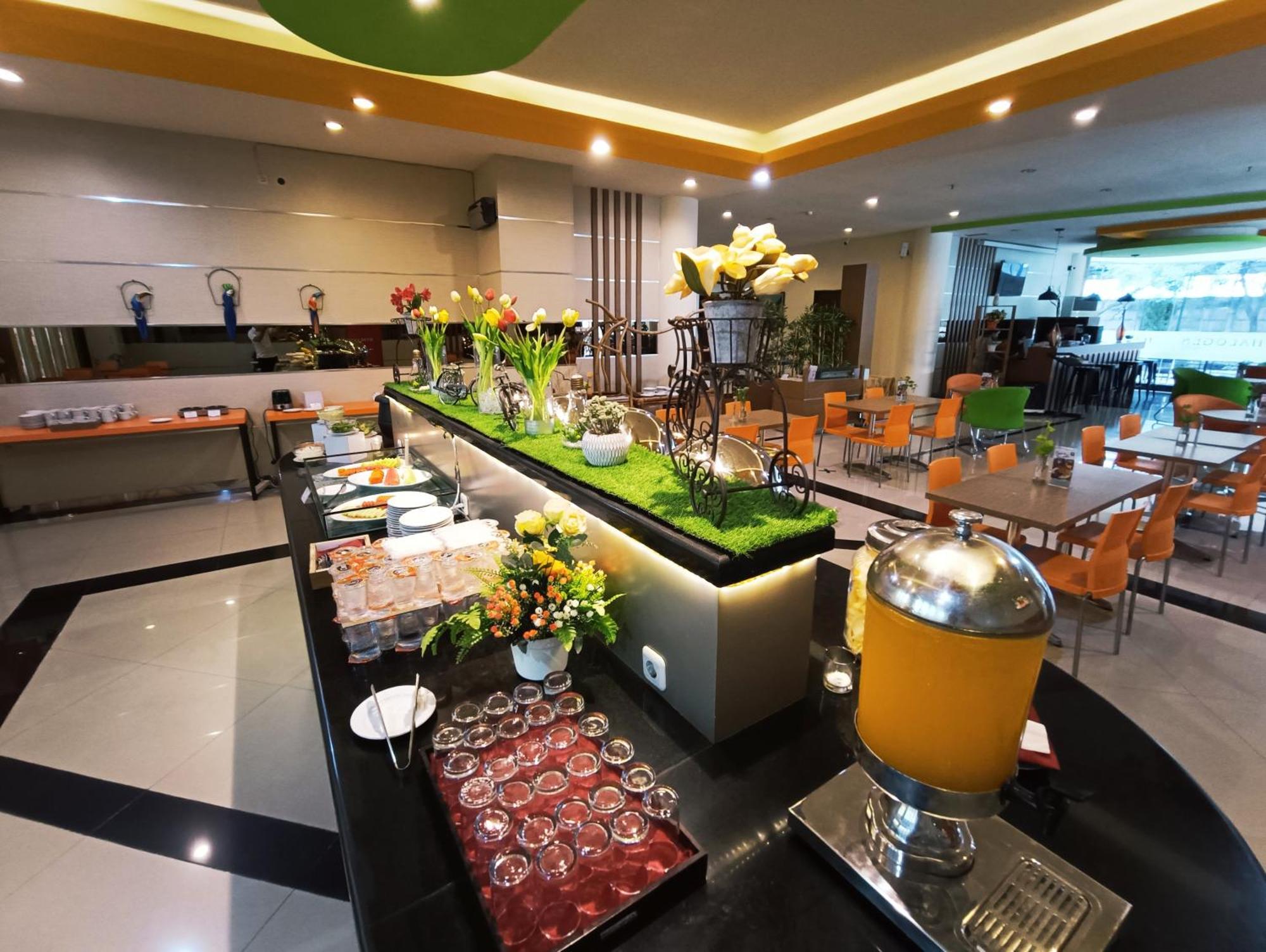 Halogen Hotel Airport Surabaya Sidoarjo Kültér fotó