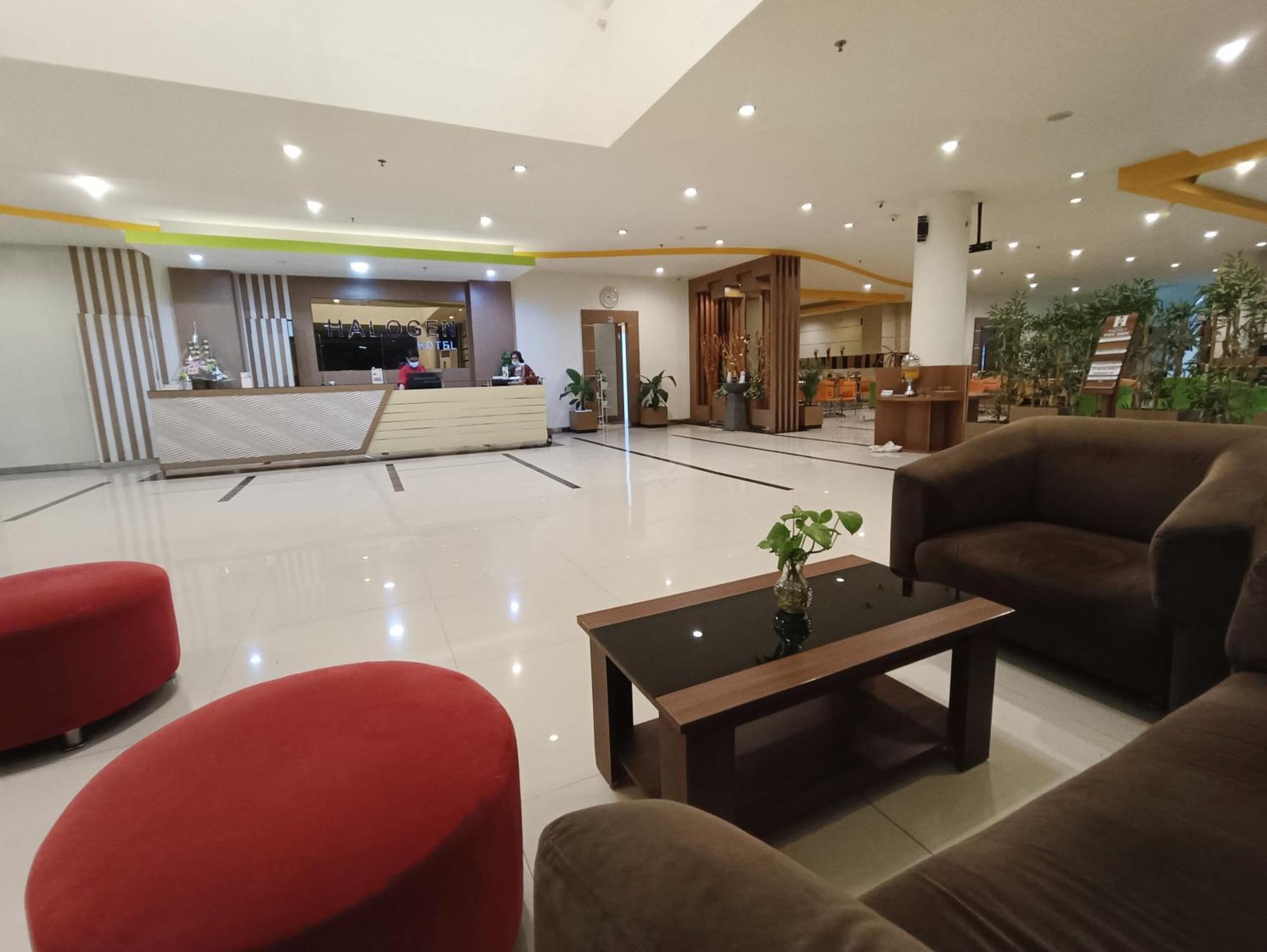Halogen Hotel Airport Surabaya Sidoarjo Kültér fotó