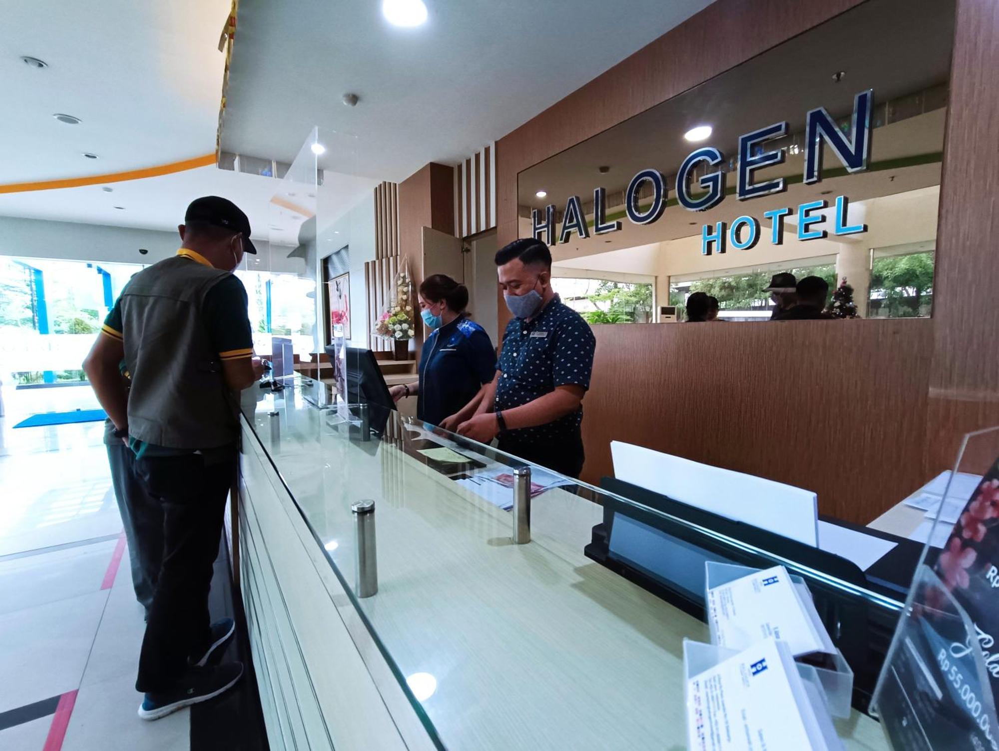 Halogen Hotel Airport Surabaya Sidoarjo Kültér fotó