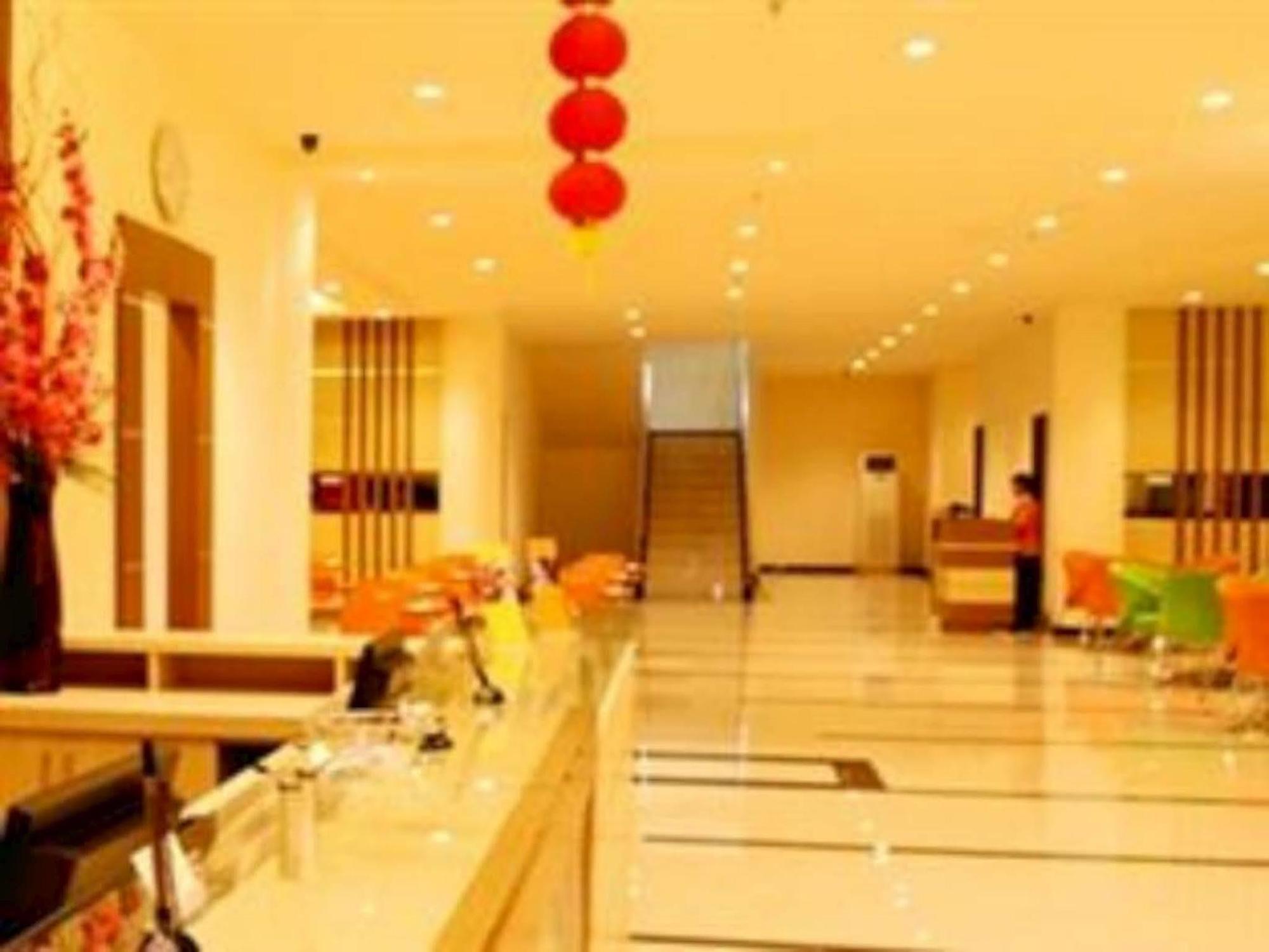 Halogen Hotel Airport Surabaya Sidoarjo Kültér fotó