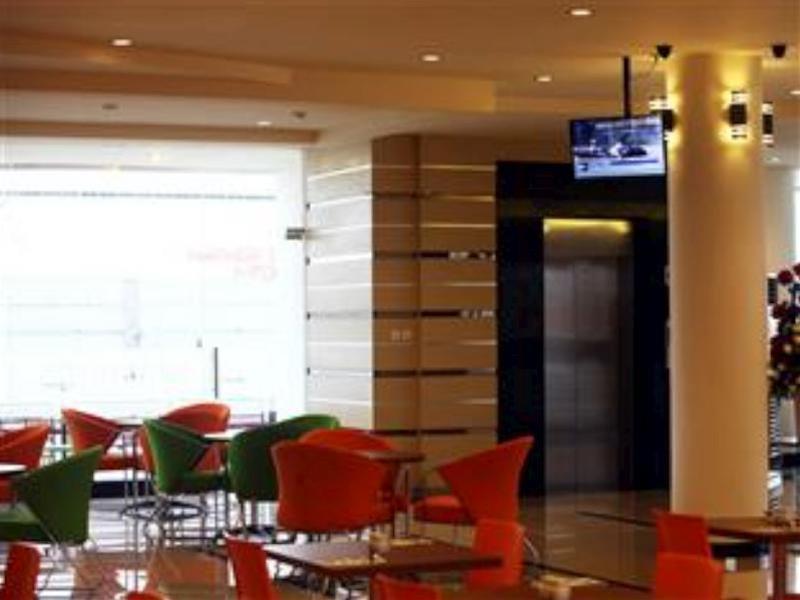 Halogen Hotel Airport Surabaya Sidoarjo Kültér fotó